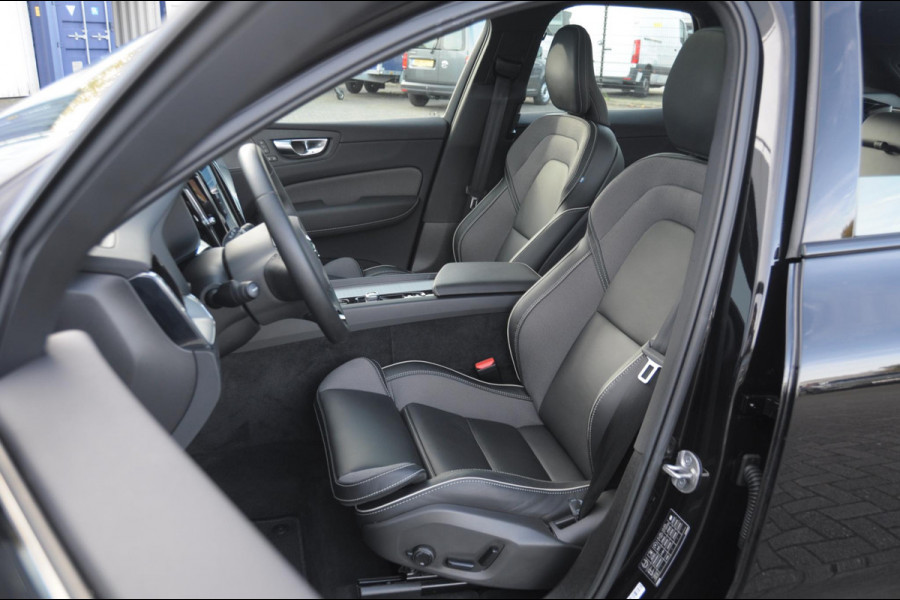Volvo XC60 T6 350PK Automaat AWD Plus Black Edition / Trekhaak / Panoramadak / BLIS / Adaptieve cruise control / Keyless entry / Stoel - en stuurwielverwarming / elektrische stoelen met geheugen / Parkeersensoren met 360 camera / Elektrische achterklep