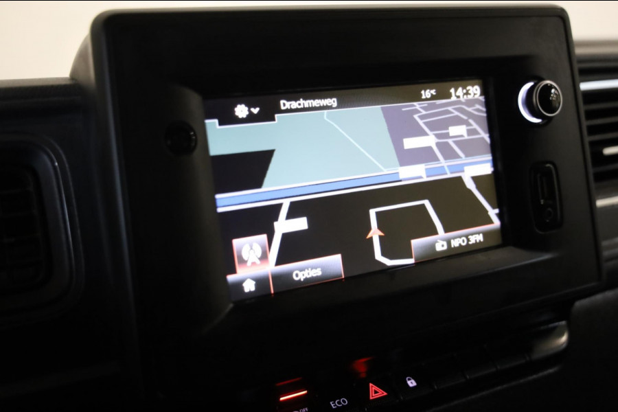 Renault Master T35 2.3 dCi 150PK L2/H2 CAMERA NAVI AIRCO TREKHAAK PDC CRUISE CONTROL LEASE V/A € 134,- p.m. INRUIL MOGELIJK