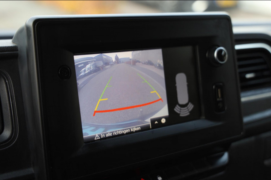 Renault Master T35 2.3 dCi 150PK L2/H2 CAMERA NAVI AIRCO TREKHAAK PDC CRUISE CONTROL LEASE V/A € 134,- p.m. INRUIL MOGELIJK