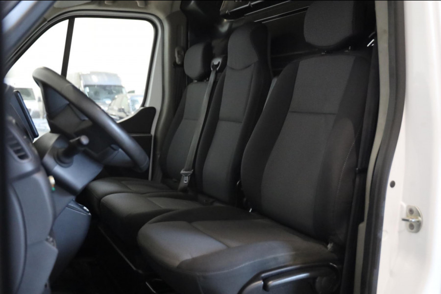 Renault Master T35 2.3 dCi 150PK L2/H2 CAMERA NAVI AIRCO TREKHAAK PDC CRUISE CONTROL LEASE V/A € 134,- p.m. INRUIL MOGELIJK