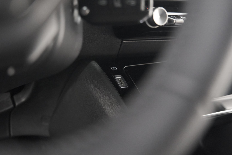 Peugeot 208 PureTech 100 Allure | 360 Camera | Adaptieve Cruise Control | Dodehoekdetectie | Navigatie