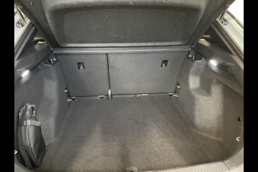 Volkswagen ID.4 Pro 77 kWh Airco ECC Wireless Carplay Navi PDC VA 19"LM Velgen Adaptive Cruise Control