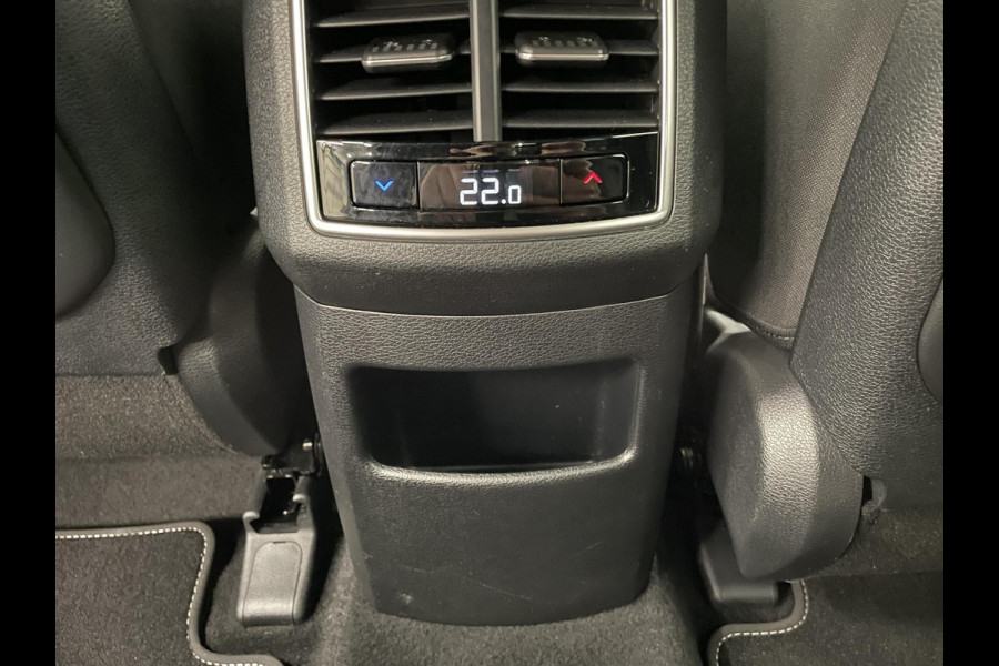 Kia Sportage 1.6 T-GDi PHEV 265pk AWD DynamicLine Airco Navi Carplay Adaptive Cruise Control PDC VA+ Camera 19" LM Velgen Full LED Virtual Cockpit