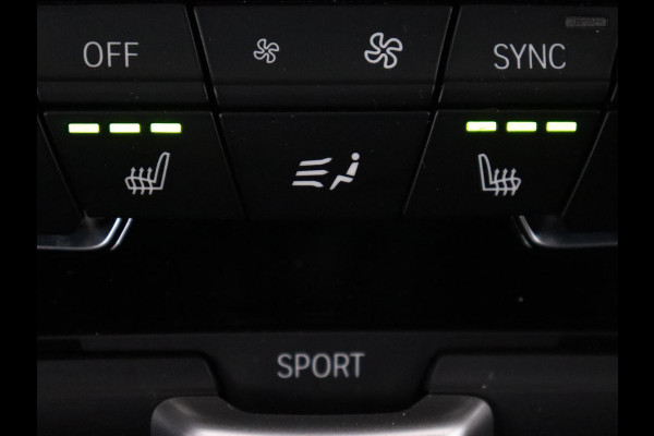 BMW 2 Serie Gran Tourer 216i Luxury Line 7-persoons | Trekhaak | Stoelverwarming | Leder | Head-Up | Camera | Navigatie | Full LED | Park Assist | Sfeerverlichting | Climate control | Getint glas