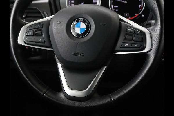 BMW 2 Serie Gran Tourer 216i Luxury Line 7-persoons | Trekhaak | Stoelverwarming | Leder | Head-Up | Camera | Navigatie | Full LED | Park Assist | Sfeerverlichting | Climate control | Getint glas