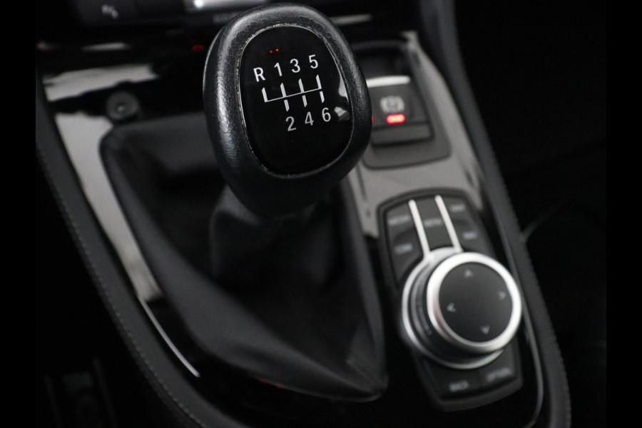 BMW 2 Serie Gran Tourer 216i Luxury Line 7-persoons | Trekhaak | Stoelverwarming | Leder | Head-Up | Camera | Navigatie | Full LED | Park Assist | Sfeerverlichting | Climate control | Getint glas