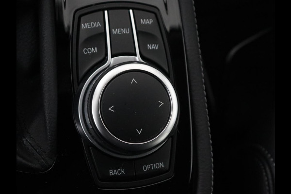 BMW 2 Serie Gran Tourer 216i Luxury Line 7-persoons | Trekhaak | Stoelverwarming | Leder | Head-Up | Camera | Navigatie | Full LED | Park Assist | Sfeerverlichting | Climate control | Getint glas