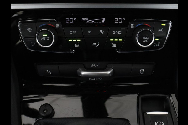 BMW 2 Serie Gran Tourer 216i Luxury Line 7-persoons | Trekhaak | Stoelverwarming | Leder | Head-Up | Camera | Navigatie | Full LED | Park Assist | Sfeerverlichting | Climate control | Getint glas