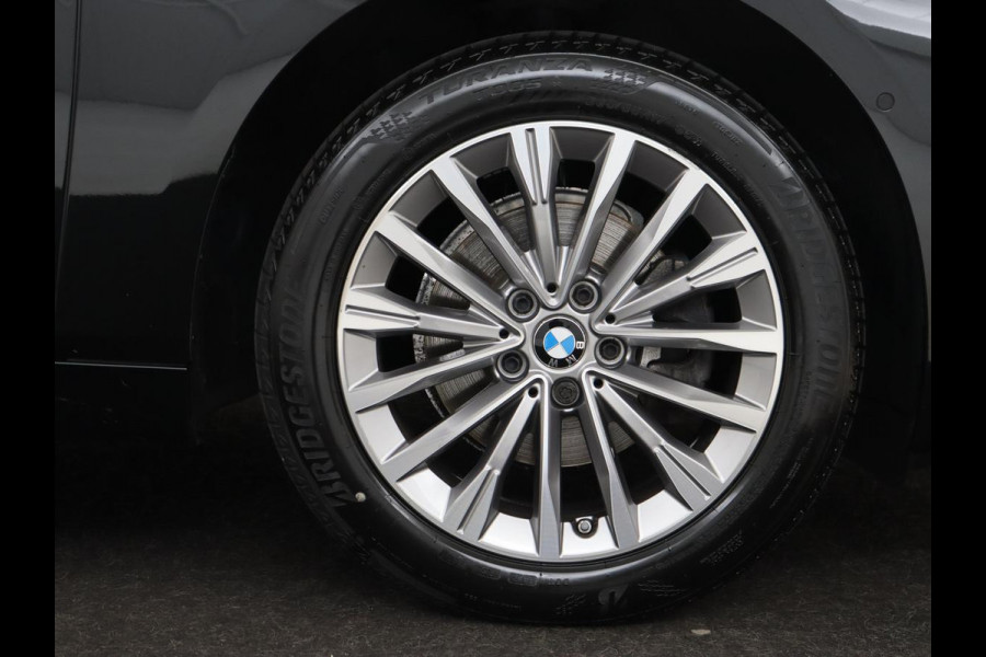 BMW 2 Serie Gran Tourer 216i Luxury Line 7-persoons | Trekhaak | Stoelverwarming | Leder | Head-Up | Camera | Navigatie | Full LED | Park Assist | Sfeerverlichting | Climate control | Getint glas