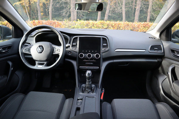 Renault MEGANE Estate 1.3 TCe 140 Equilibre | Trekhaak | Navi | Carplay |
