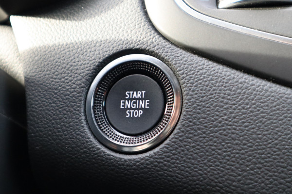 Renault MEGANE Estate 1.3 TCe 140 Equilibre | Trekhaak | Navi | Carplay |