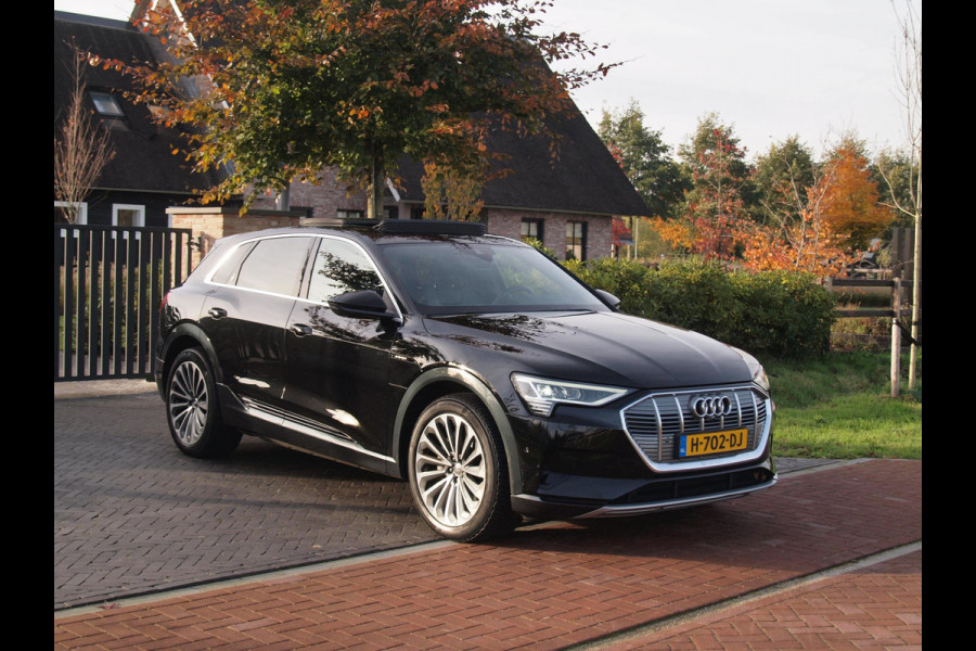 Audi e-tron e-tron 55 quattro advanced 95 kWh | S-line | Panoramadak | Bang & Olufsen | Camera | Apple Carplay |