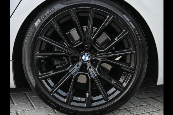 BMW 7 Serie 745e HIGH EXECUTIVE | M-SPORT | COMFORT ACCESS | STOELMASSAGE | ACTIVE CRUISE | ALCANTARA | HEAD-UP | DISPLAY KEY | LEDER | HARM