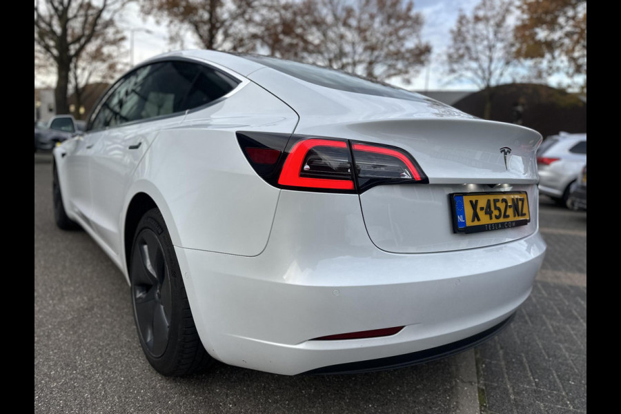 Tesla Model 3 Standard RWD Plus 60 kWh AUTOPILOT | AFNEEMBARE TREKHAAK | RIJKLAAR GELEVERD MET 12 MND BOVAG GARANTIE