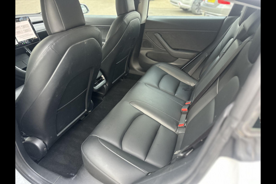 Tesla Model 3 Standard RWD Plus 60 kWh AUTOPILOT | AFNEEMBARE TREKHAAK | RIJKLAAR GELEVERD MET 12 MND BOVAG GARANTIE