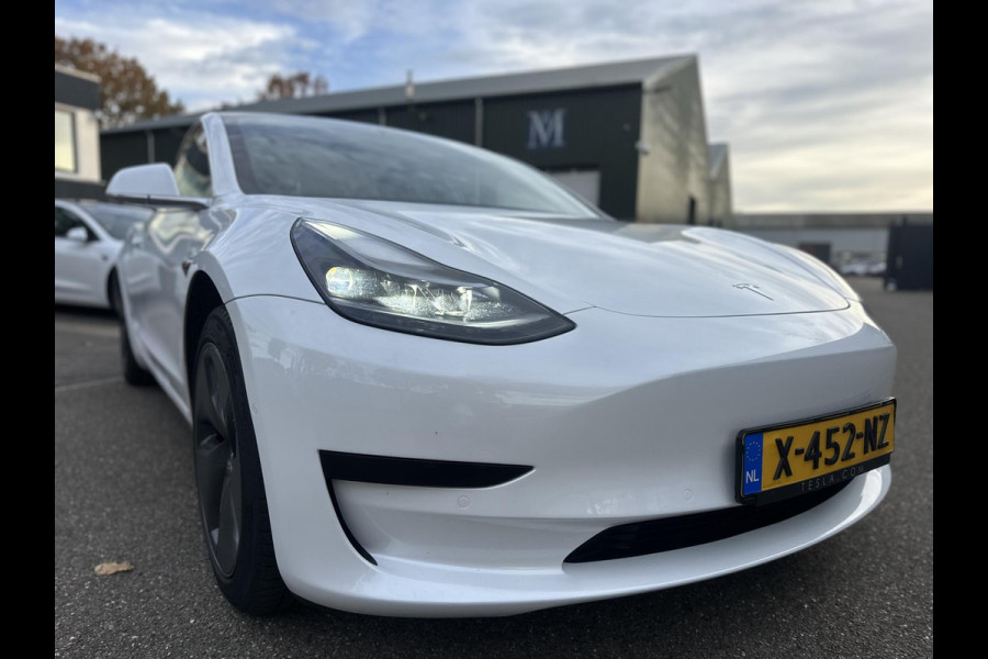 Tesla Model 3 Standard RWD Plus 60 kWh AUTOPILOT | AFNEEMBARE TREKHAAK | RIJKLAAR GELEVERD MET 12 MND BOVAG GARANTIE