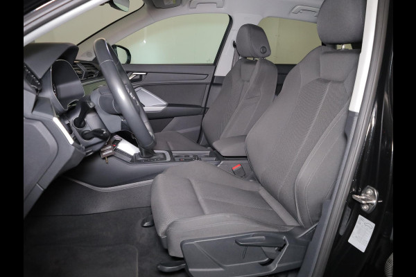 Audi Q3 45 TFSI e Business Edition 245 pk S-tronic| Navigatie | Parkeersensoren | Achteruitrijcamera | Stoelverwarming | Apple Carplay/Android Auto |