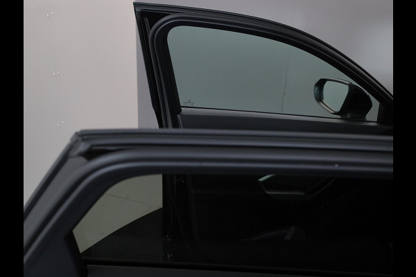 Audi Q3 45 TFSI e Business Edition 245 pk S-tronic| Navigatie | Parkeersensoren | Achteruitrijcamera | Stoelverwarming | Apple Carplay/Android Auto |