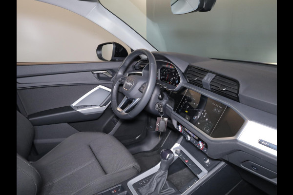 Audi Q3 45 TFSI e Business Edition 245 pk S-tronic| Navigatie | Parkeersensoren | Achteruitrijcamera | Stoelverwarming | Apple Carplay/Android Auto |