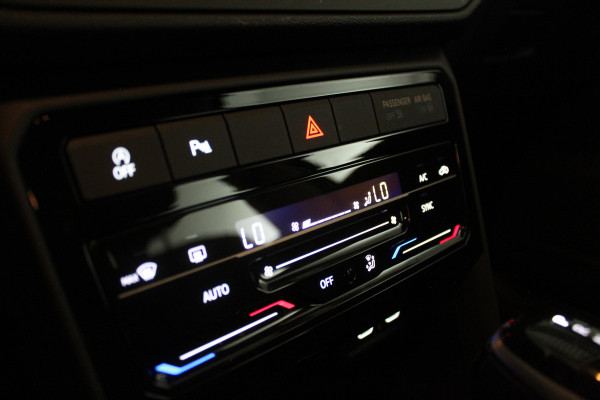 Volkswagen T-Cross 1.0 TSI Life 110pk Camera/Adapt.Cruise/Navi/Sensoren voor+achter