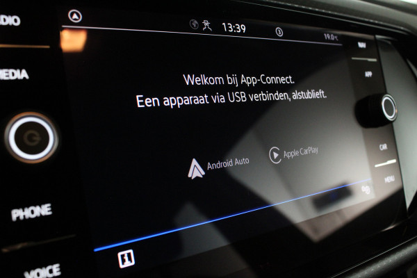 Volkswagen T-Cross 1.0 TSI Life 110pk Camera/Adapt.Cruise/Navi/Sensoren voor+achter