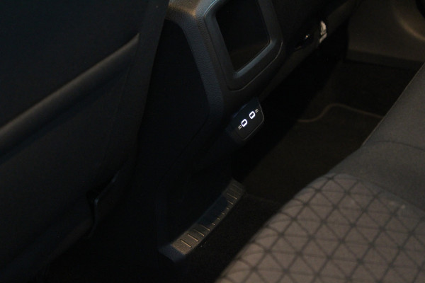 Volkswagen T-Cross 1.0 TSI Life 110pk Camera/Adapt.Cruise/Navi/Sensoren voor+achter