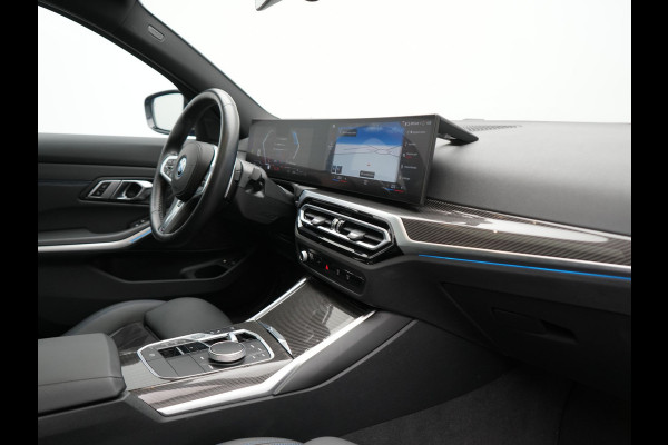 BMW 3 Serie Touring 330e M Sport Pro Plug In Hybrid 292pk Dealer O.H. PHEV | Widescreen Navi | Trekhaak Af Fabriek | Panodak | Adaptive Cruise | Camera |  Alcantara Sportstoelen Memory & Verwarmd | Sfeerverlichting | Apple Carplay | Stuur Verwarmd | Navigatie |