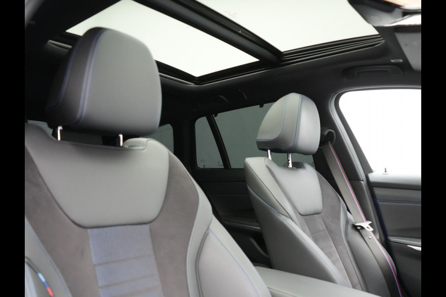 BMW 3 Serie Touring 330e M Sport Pro Plug In Hybrid 292pk Dealer O.H. PHEV | Widescreen Navi | Trekhaak Af Fabriek | Panodak | Adaptive Cruise | Camera |  Alcantara Sportstoelen Memory & Verwarmd | Sfeerverlichting | Apple Carplay | Stuur Verwarmd | Navigatie |