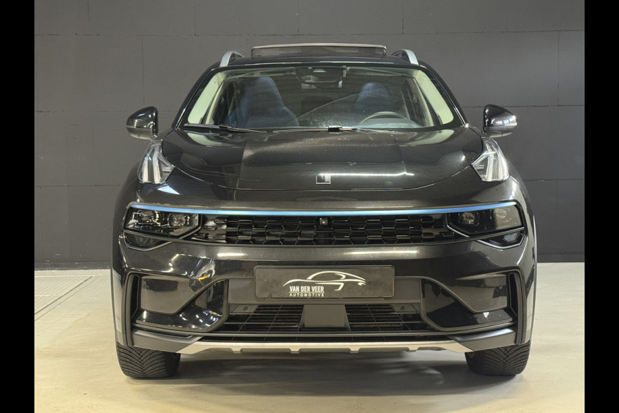 Lynk & Co 01 1.5 | Panoramadak | Adaptive cruise | Camera | Stoelverwarming | Carplay | Sfeerverlichting