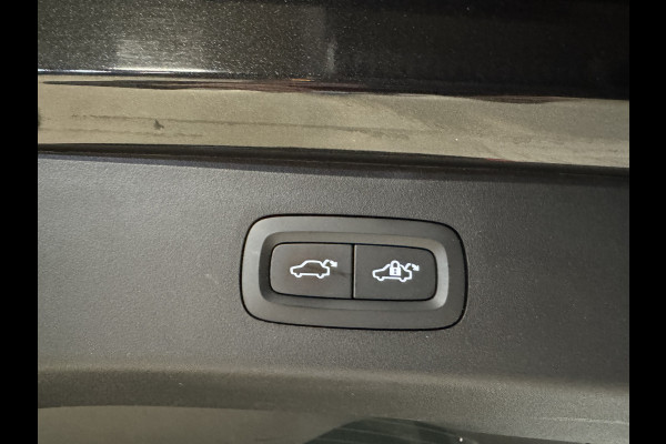 Lynk & Co 01 1.5 | Panoramadak | Adaptive cruise | Camera | Stoelverwarming | Carplay | Sfeerverlichting