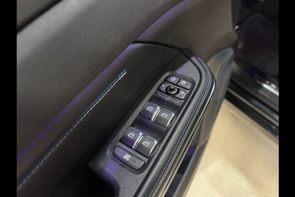 Lynk & Co 01 1.5 | Panoramadak | Adaptive cruise | Camera | Stoelverwarming | Carplay | Sfeerverlichting