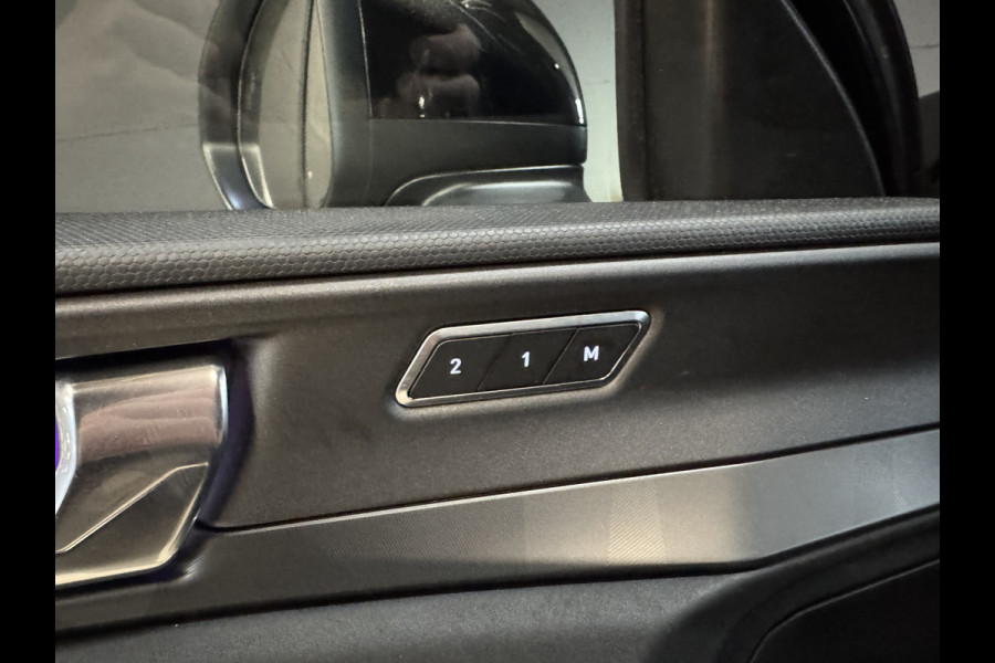 Lynk & Co 01 1.5 | Panoramadak | Adaptive cruise | Camera | Stoelverwarming | Carplay | Sfeerverlichting