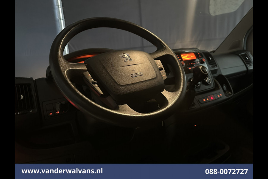 Peugeot Boxer 2.2 BlueHDi 141pk Bakwagen Laadklep Euro6 Airco | Cruisecontrol | Bijrijdersbank 955kg laadvermogen
