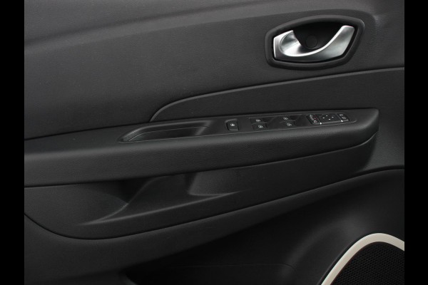 Renault Captur 0.9 TCe Intens | Navigatie | Climate Control | Parkeer Sensoren | Bluetooth | Cruise control | Lichtmetalen Velgen