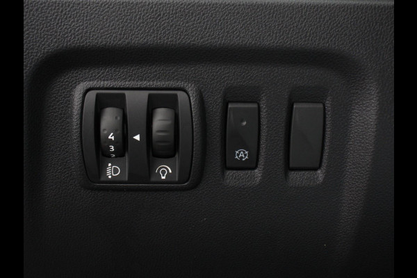 Renault Captur 0.9 TCe Intens | Navigatie | Climate Control | Parkeer Sensoren | Bluetooth | Cruise control | Lichtmetalen Velgen