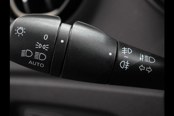 Renault Captur 0.9 TCe Intens | Navigatie | Climate Control | Parkeer Sensoren | Bluetooth | Cruise control | Lichtmetalen Velgen