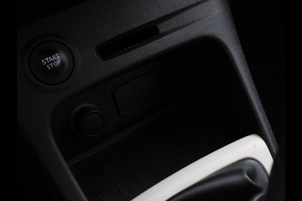 Renault Captur 0.9 TCe Intens | Navigatie | Climate Control | Parkeer Sensoren | Bluetooth | Cruise control | Lichtmetalen Velgen