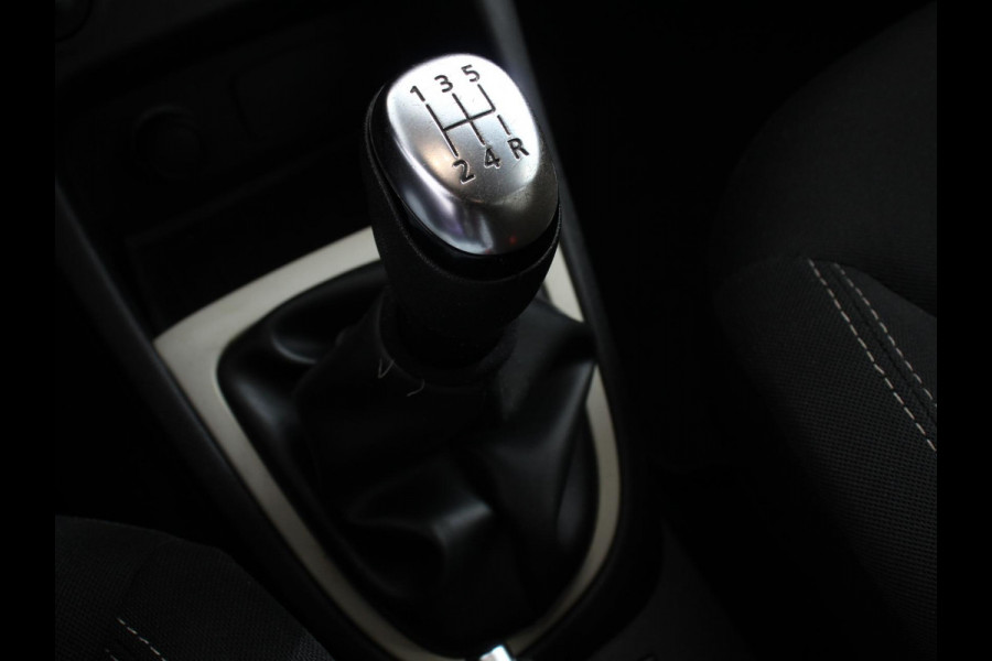 Renault Captur 0.9 TCe Intens | Navigatie | Climate Control | Parkeer Sensoren | Bluetooth | Cruise control | Lichtmetalen Velgen