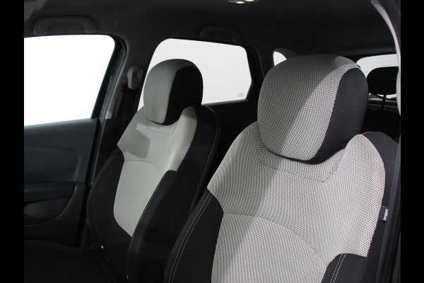 Renault Captur 0.9 TCe Intens | Navigatie | Climate Control | Parkeer Sensoren | Bluetooth | Cruise control | Lichtmetalen Velgen