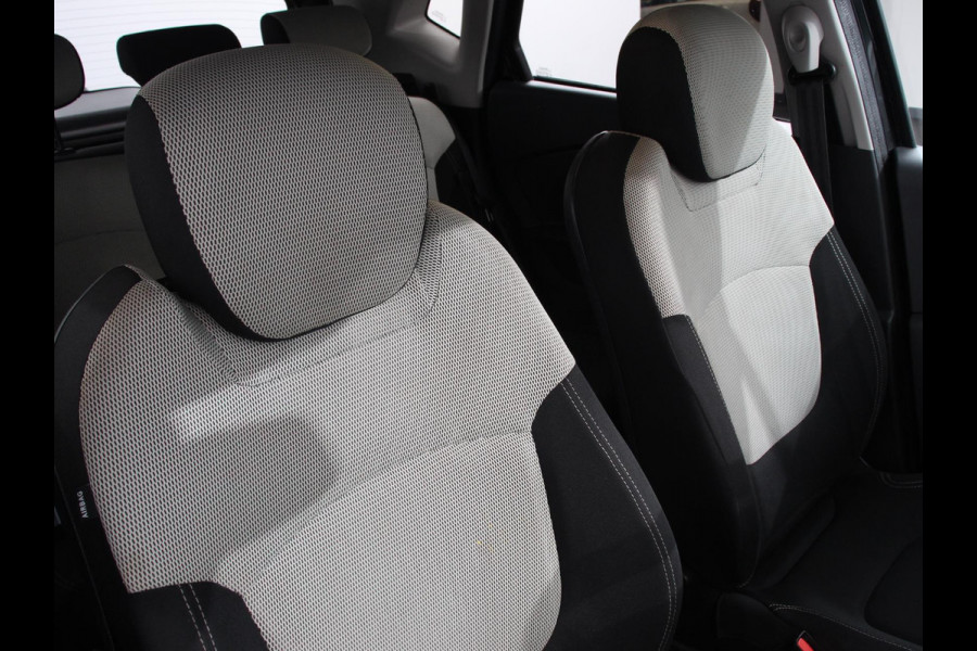 Renault Captur 0.9 TCe Intens | Navigatie | Climate Control | Parkeer Sensoren | Bluetooth | Cruise control | Lichtmetalen Velgen