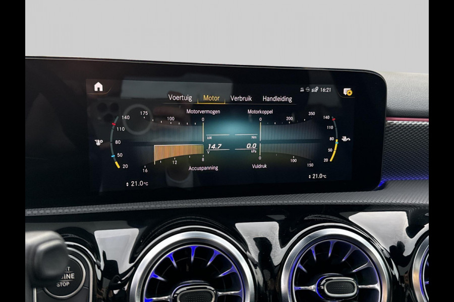 Mercedes-Benz A-Klasse 180 Business Solution Luxury | Pano | Memory stoelen | Achteruitrij camera |