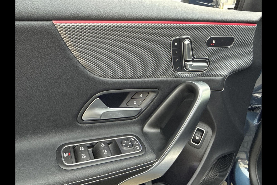 Mercedes-Benz A-Klasse 180 Business Solution Luxury | Pano | Memory stoelen | Achteruitrij camera |