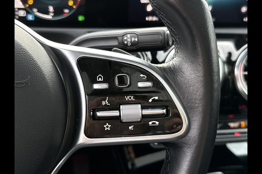 Mercedes-Benz A-Klasse 180 Business Solution Luxury | Pano | Memory stoelen | Achteruitrij camera |