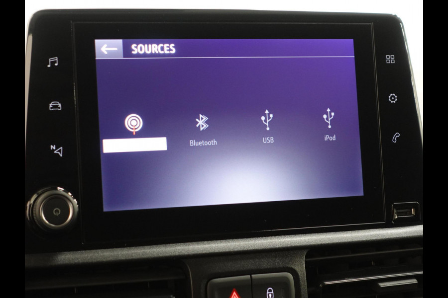 Opel Combo 1.5D 130pk Automaat L1H1 Edition | Navigatie | Apple Carplay/Android Auto | Parkeer sensoren | DAB | Airco | Dakrails | Trekhaak | Lat om lat laadruimte