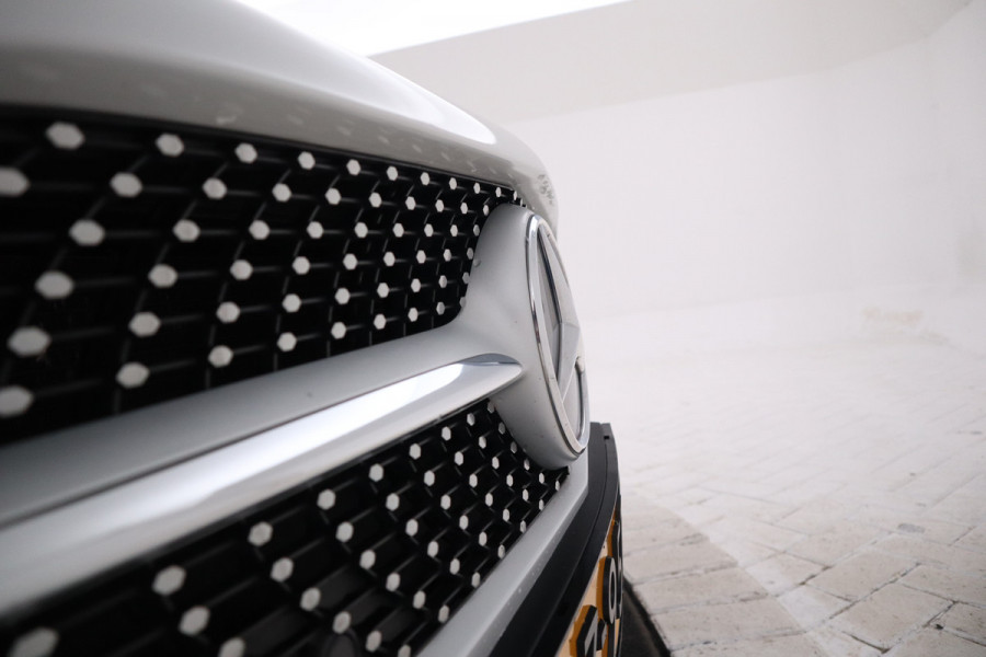 Mercedes-Benz A-Klasse 200 Business Solution AMG Automaat, Virtual cockpit, Climate, Navigatie,