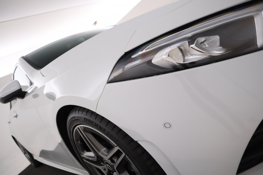 Mercedes-Benz A-Klasse 200 Business Solution AMG Automaat, Virtual cockpit, Climate, Navigatie,