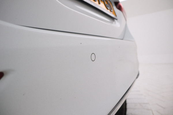 Mercedes-Benz A-Klasse 200 Business Solution AMG Automaat, Virtual cockpit, Climate, Navigatie,