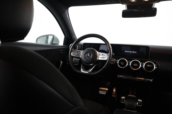 Mercedes-Benz A-Klasse 200 Business Solution AMG Automaat, Virtual cockpit, Climate, Navigatie,