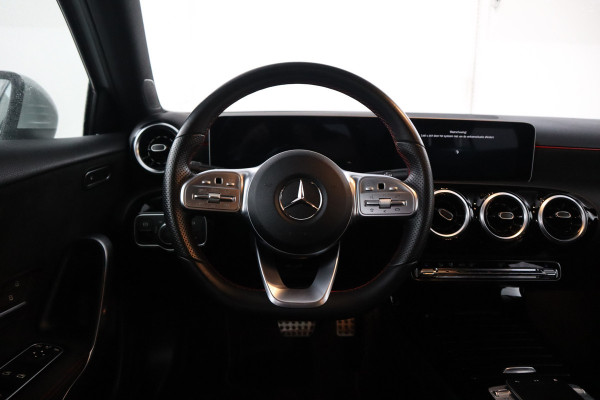 Mercedes-Benz A-Klasse 200 Business Solution AMG Automaat, Virtual cockpit, Climate, Navigatie,
