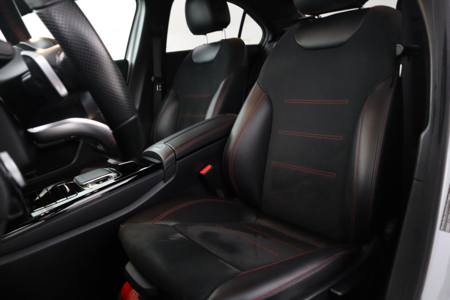 Mercedes-Benz A-Klasse 200 Business Solution AMG Automaat, Virtual cockpit, Climate, Navigatie,